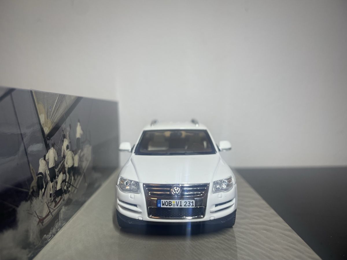 Volkswagen Modellini d'auto: Vw Touareg 1/43 – Nuovo e nell'imballaggio originale da Paradiso venduto da jovica1987 2