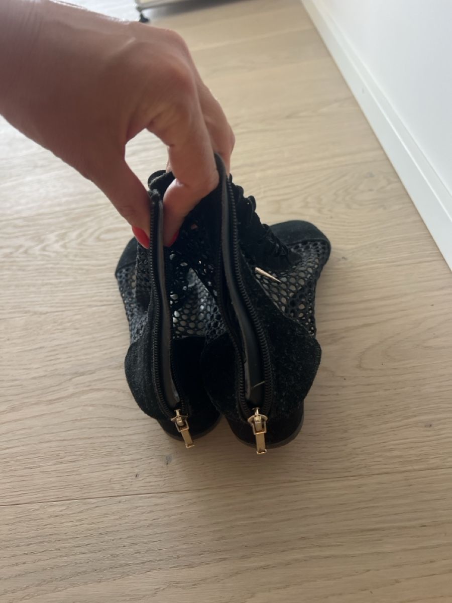 Dior Damenschuhe: Dior Black Mesh Lace Up Booties Size 39 Used – Gebraucht aus Oberägeri von rus_7vhx 2