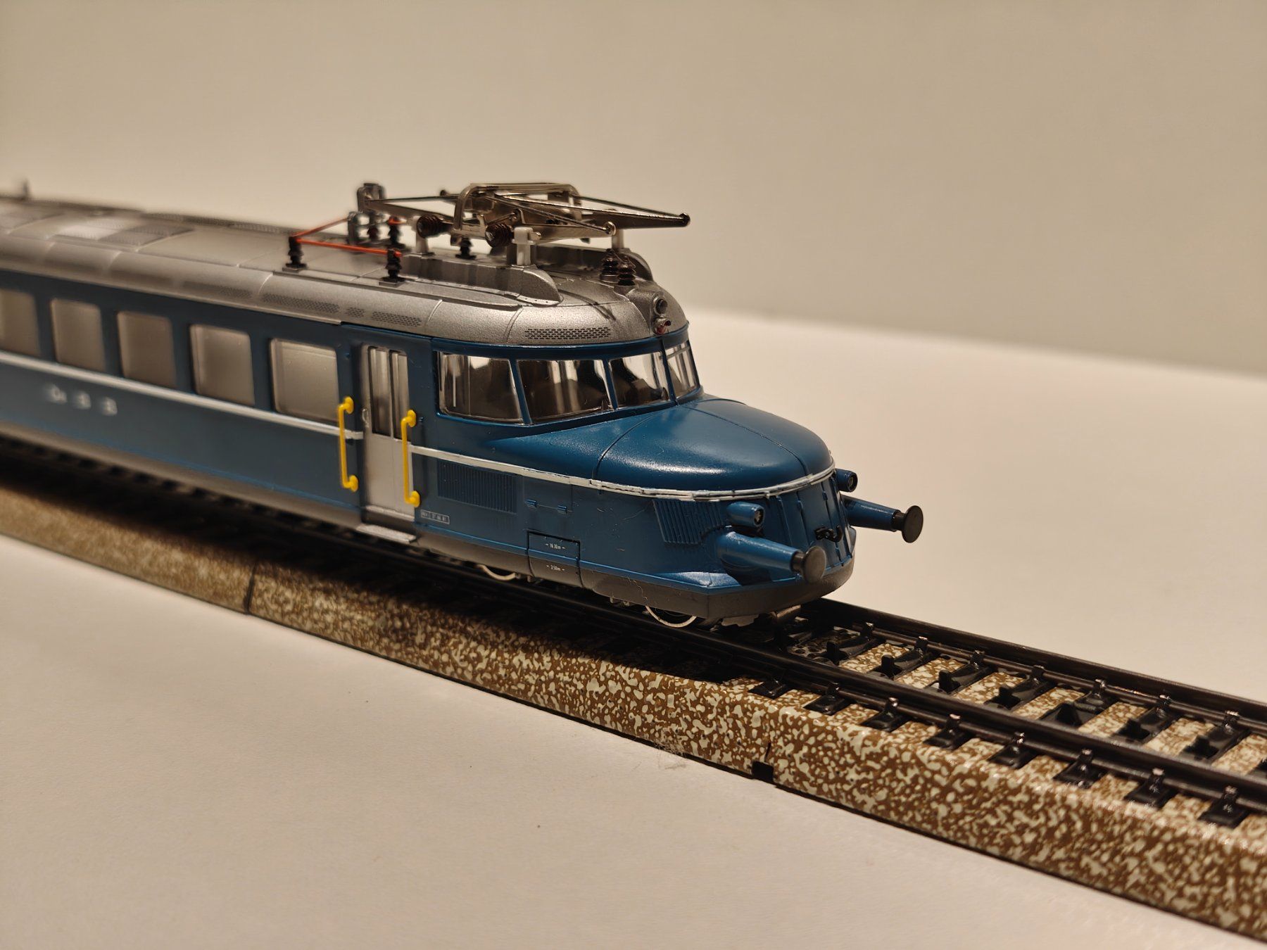 Märklin Modellini di ferrovie: Märklin 3127 Blauer Pfeil RBe 2/4 – Usato da Braunau venduto da Homersimpson 3