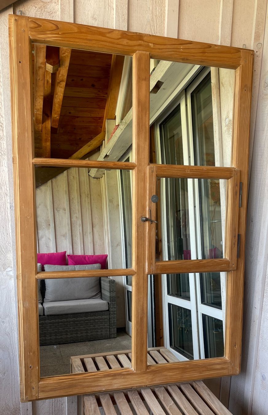 Finestre: Altes dekoratives Holzfenster mit Spiegelglas – Usato da Siblingen venduto da Woltersdorf50 1