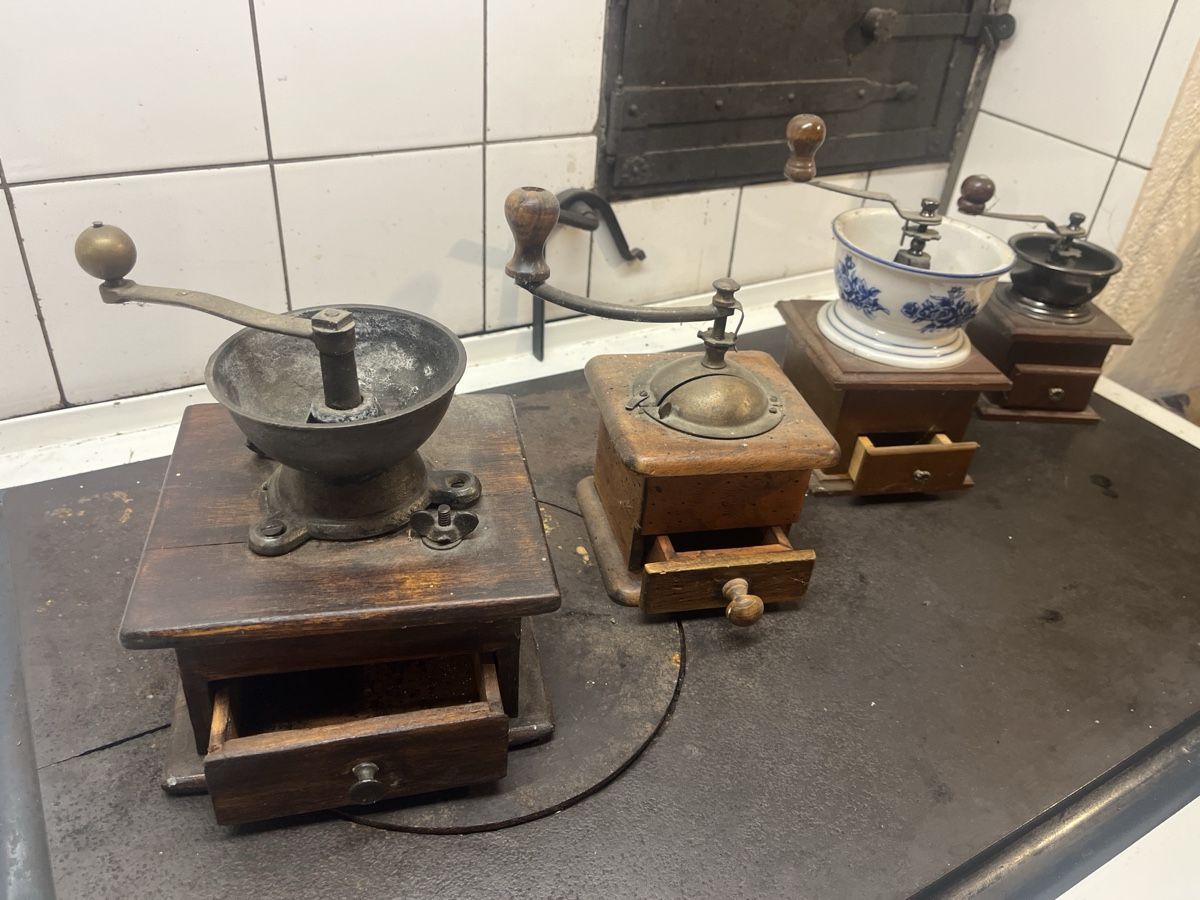 Machines à café & Machines à expresso: Alte Kaffeemühlen – D'occasion à Rüeterswil par bambus67 2