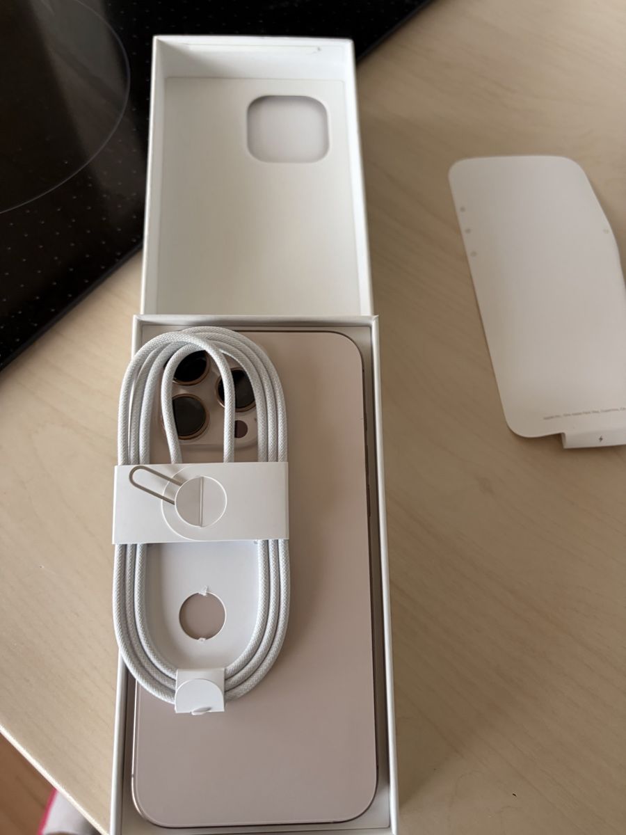 Apple Telefoni cellulari / Smartphones: Iphone 16 pro max 256 GB – Usato da Lachen SZ venduto da wal_c7kn
