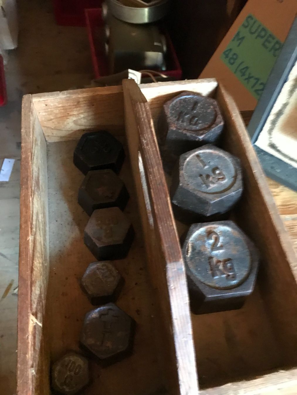 Bilance e pesi: Antike Gewichte, Gewichts-Set mit Holzbox, Vintage Set! – Usato da Wil/SG venduto da Andyshop