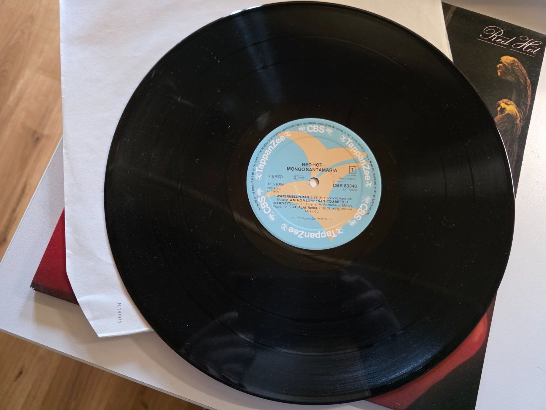 Dischi in vinile: LP : Mongo Santamaria - Red hot - 1979 - CBS 83340 – Usato da Walterswil BE venduto da Lonitti 6