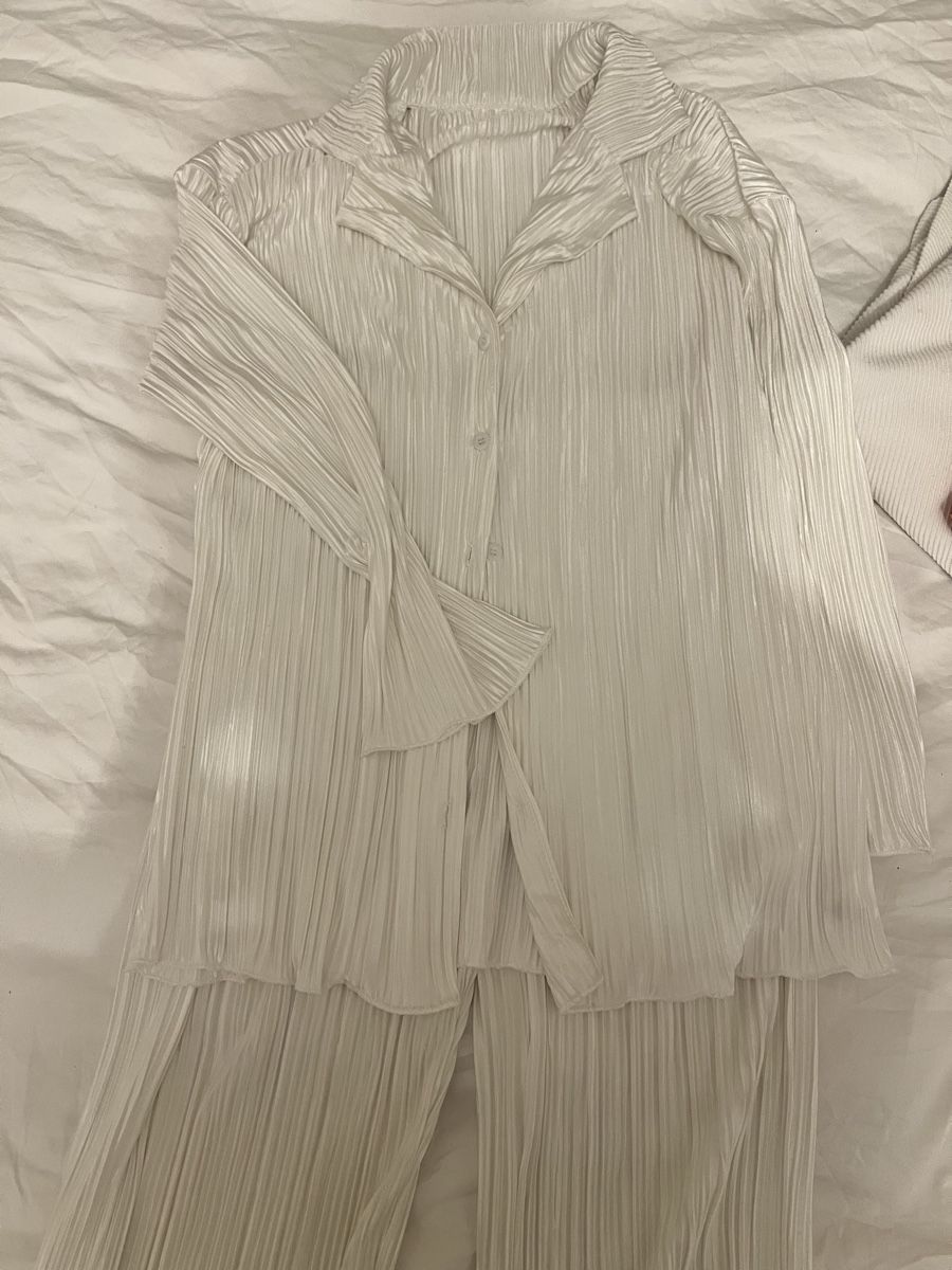 Kleiderpakete: White set – Gebraucht aus Erlenbach ZH von Ma.Pi 3