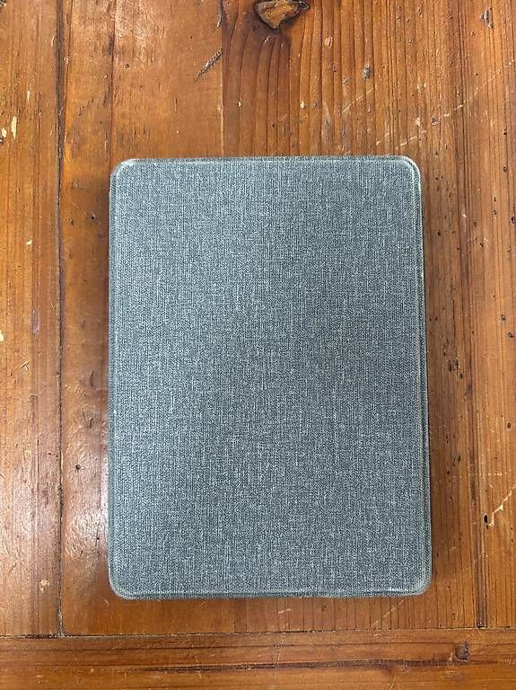 Tablet PC: Kindle Paperwhite 11. Generation mit Hülle – Gebraucht aus Zürich von fel_k9mp 3