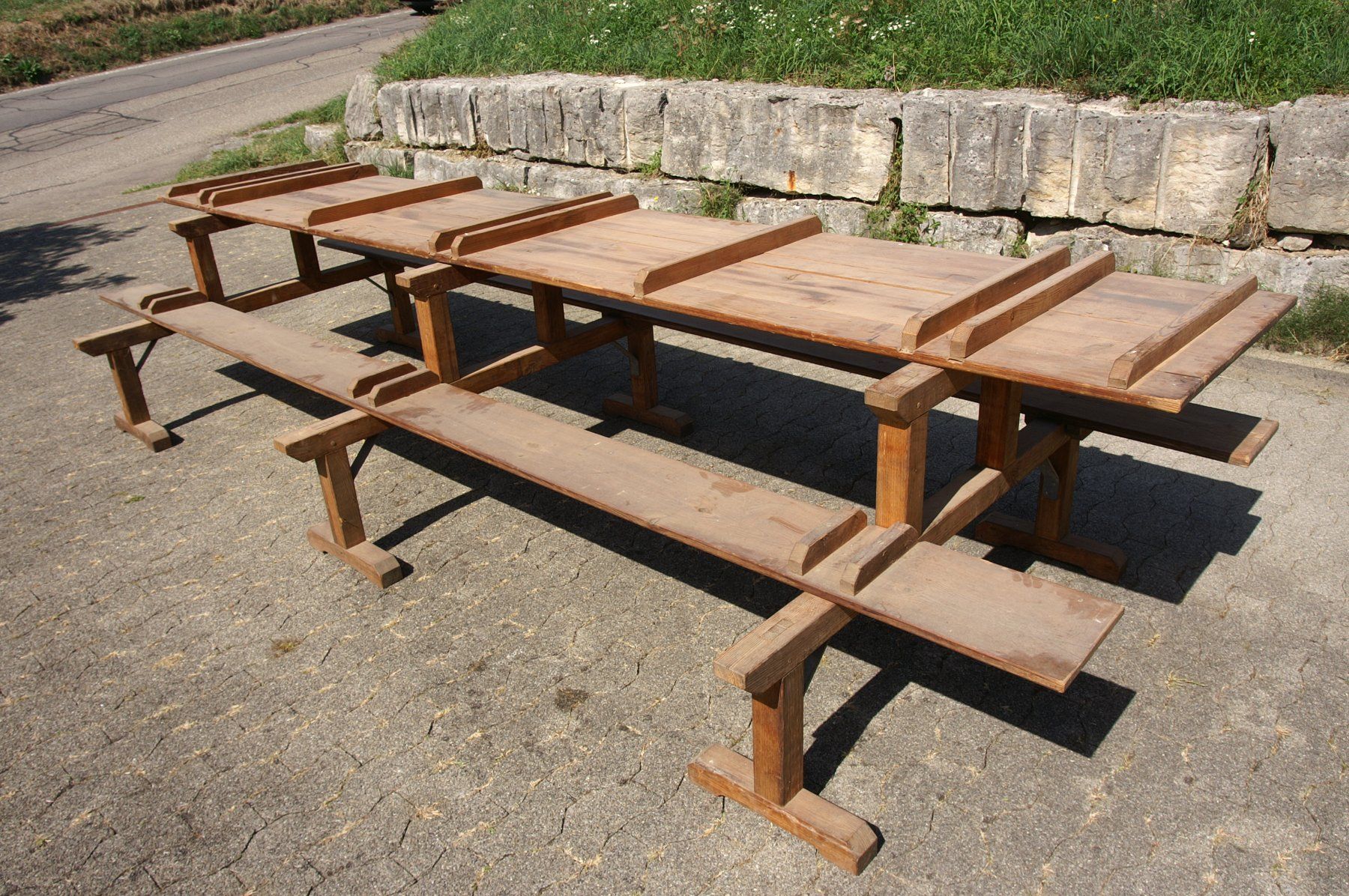 Set de table et chaises: Festbankgarnitur – D'occasion à Jona par hope37 5