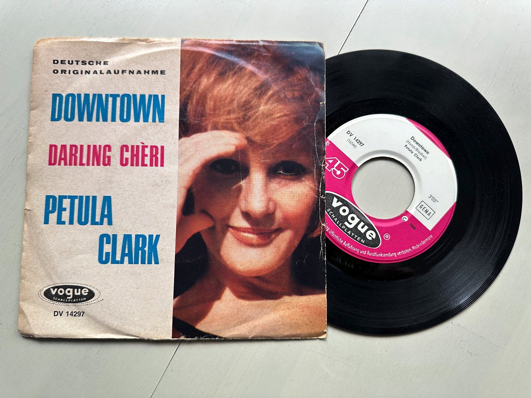 Vinyles: PETULA CLARK tolle original Single Downtown Deutsche Version – D'occasion à Basel par Partridge