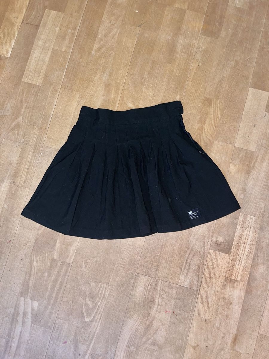 Bershka Gonne: Schwarzer Minirock Bershka, Grösse M – Usato da Stäfa venduto da jo1735