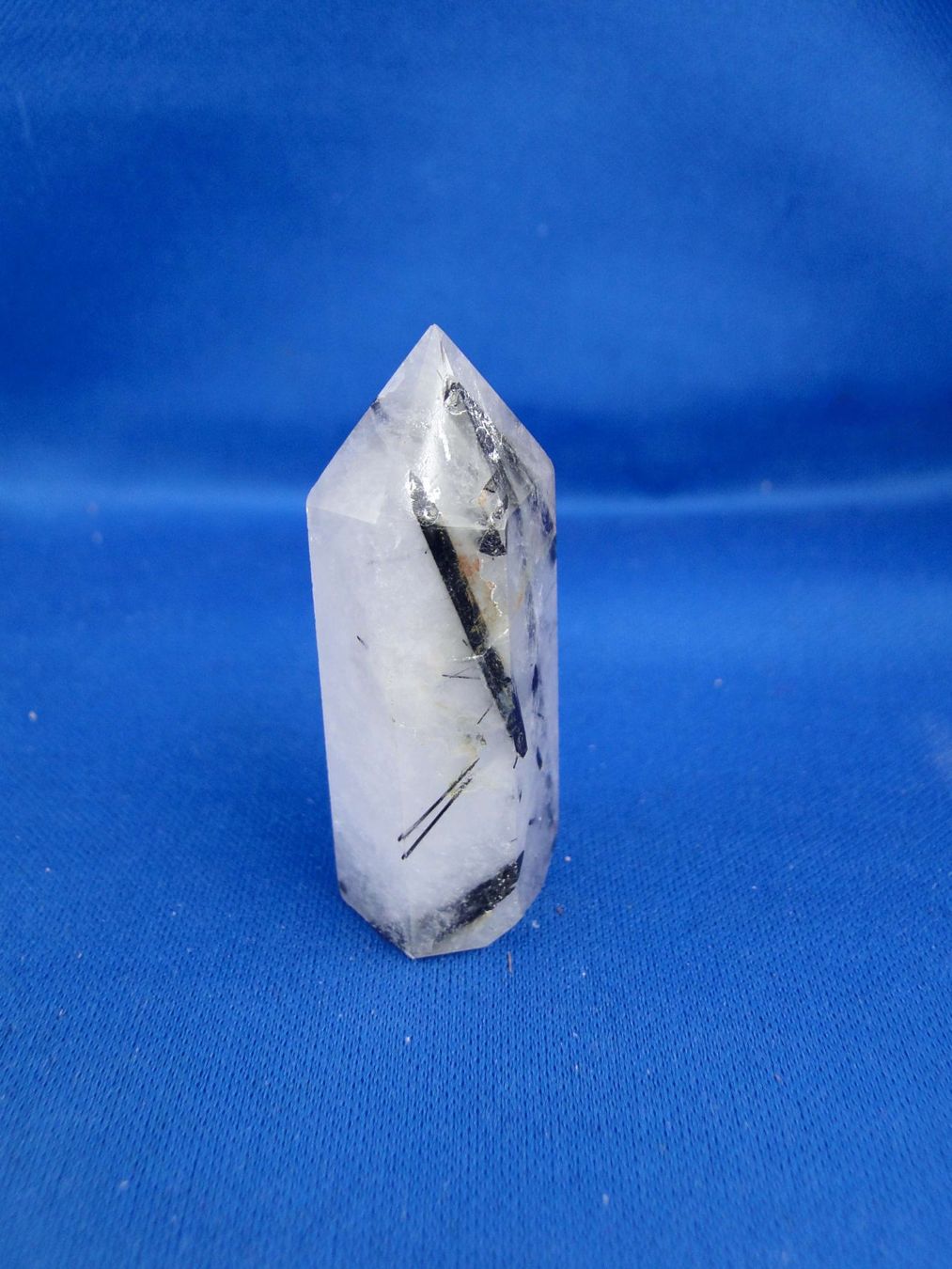 Minerali & Pietre curative: Bergkristall-Spitze mit Turmalin – Usato da Schinznach Bad venduto da Demerald 5