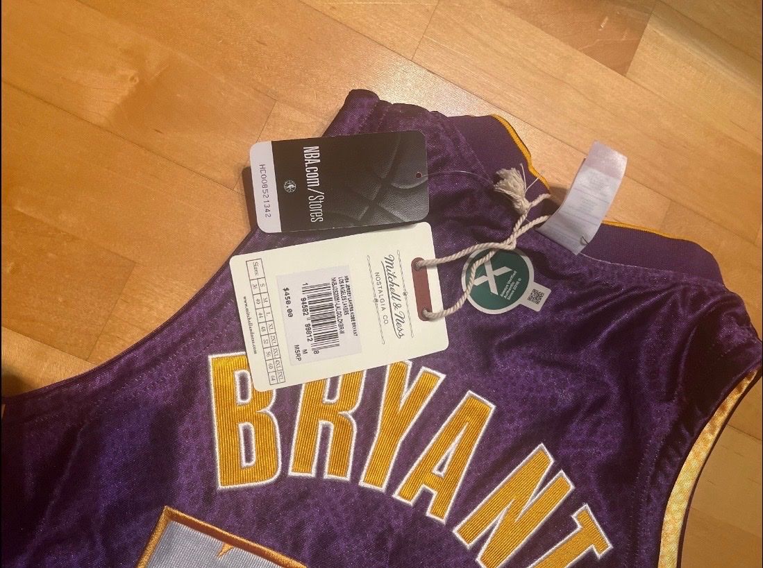 Canottiere & Pantaloni: Mitchell & Ness Kobe Bryant HOF Reversible Jersey – Nuovo (secondo la descrizione) da Cademario venduto da Mora.resell 5