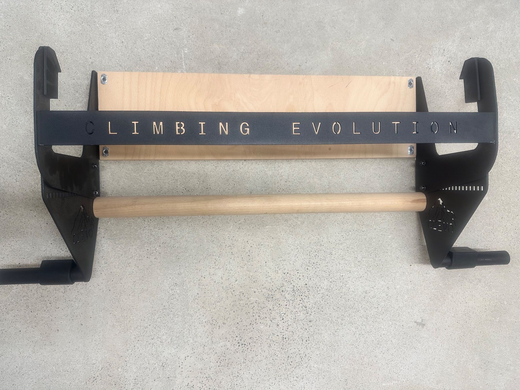 Pareti & prese d'arrampicata: CLIMBING EVOLUTION Trainingsboard Clevo nuovo – Usato da Zürich venduto da Flokke33