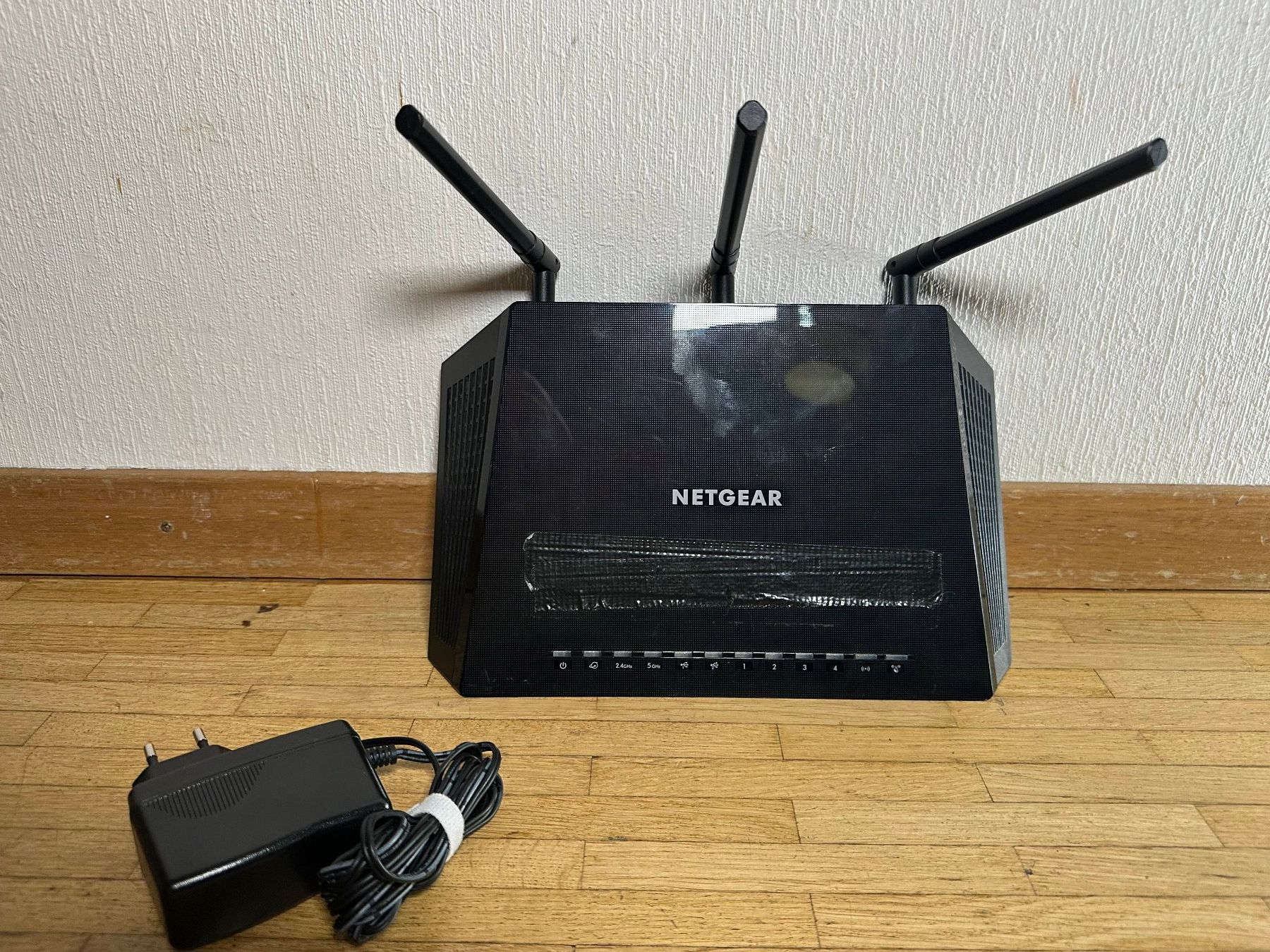 Netgear Modems & Routeurs: Routeur Netgear Nighthawk R7000 AC1900 + Kabel – D'occasion à Genève par dschwenger 1