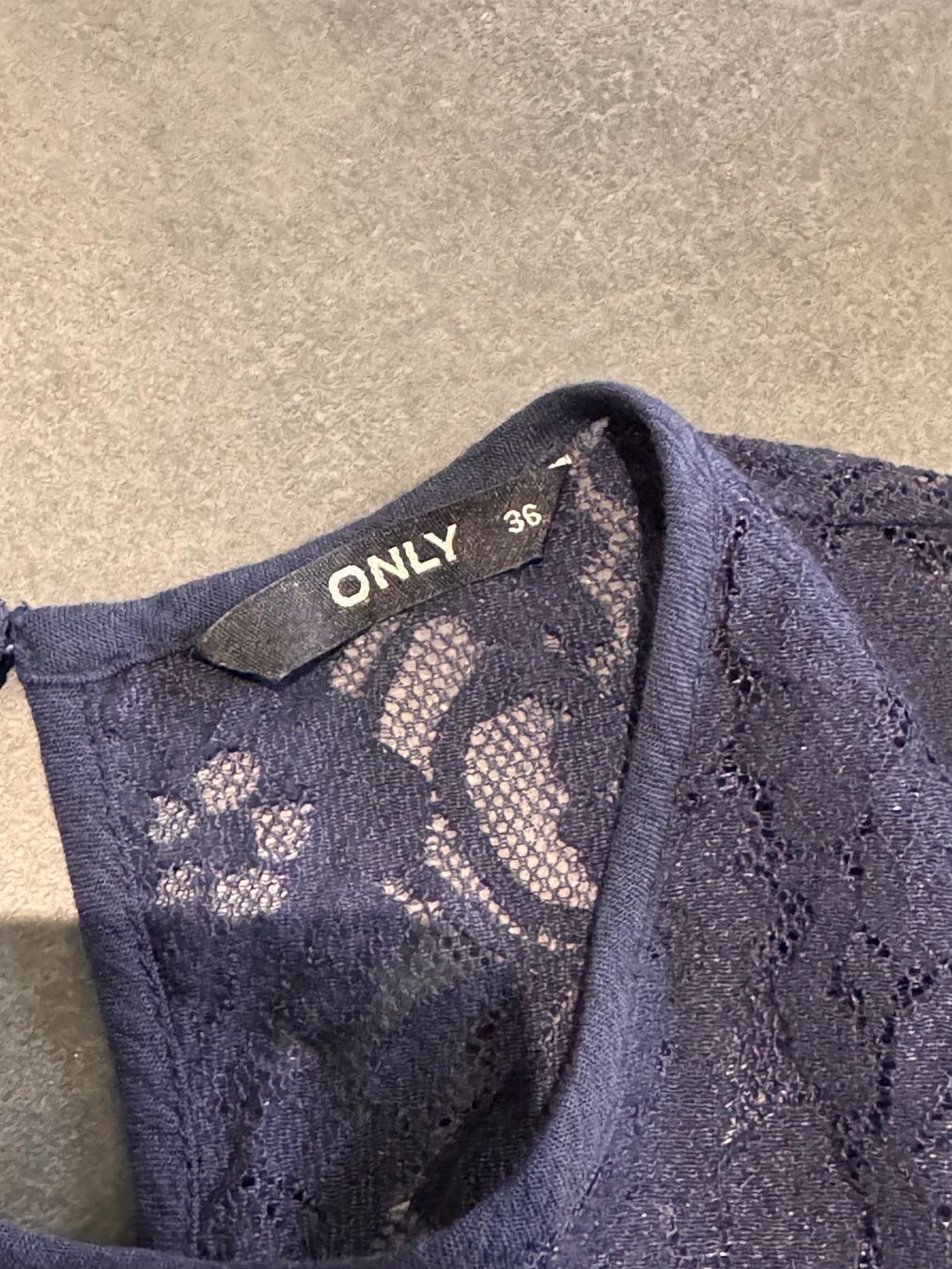 Only Camicette: Leichte Bluse Blüsli uni dunkelblau Gr. 36 Only – Usato da Rothrist venduto da Fondgruebe 4