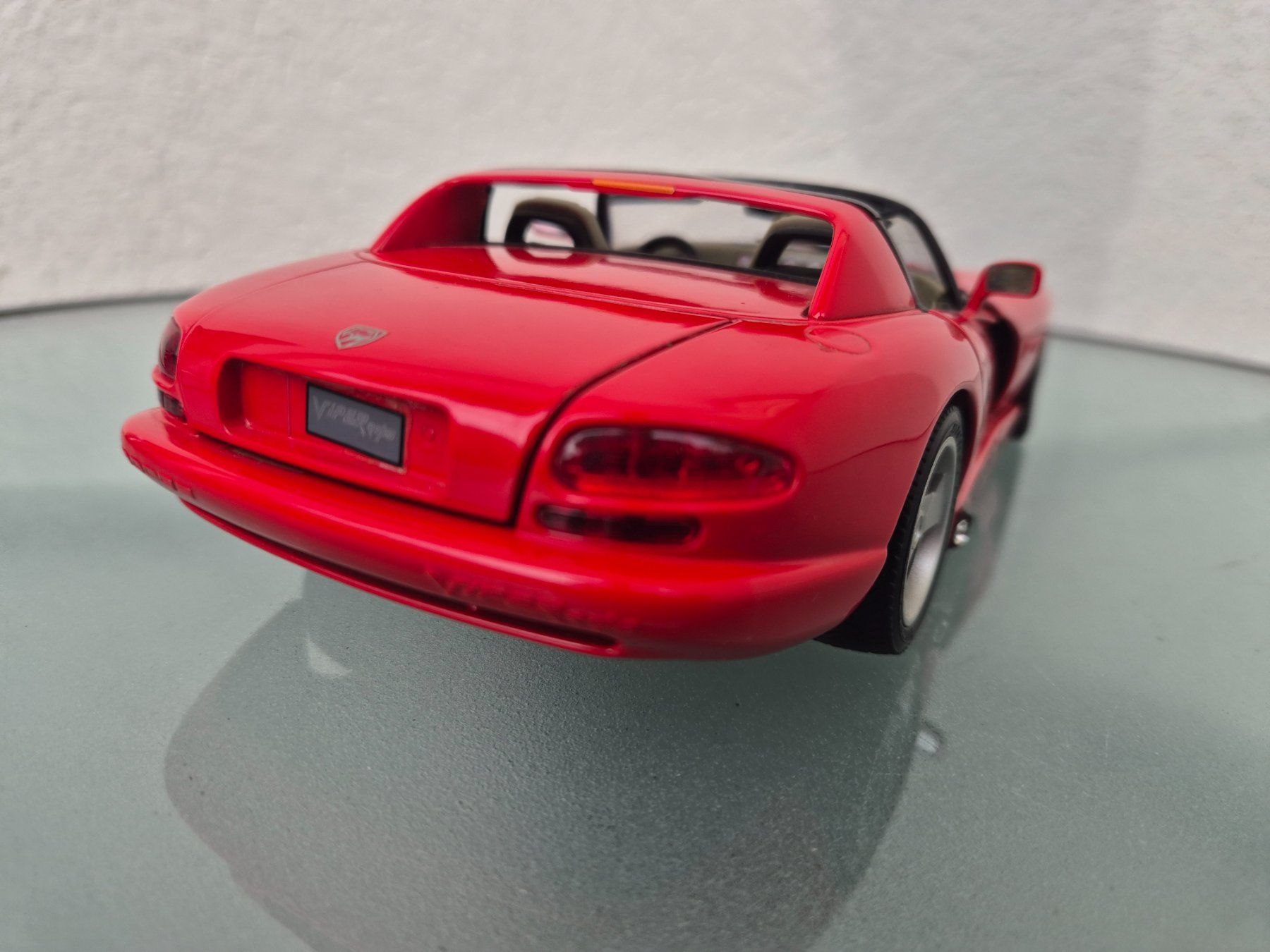 Dodge Modellautos: Dodge Viper RT 10 von Burago. 1:18 – Gebraucht aus Oberbuchsiten von laffite54 1