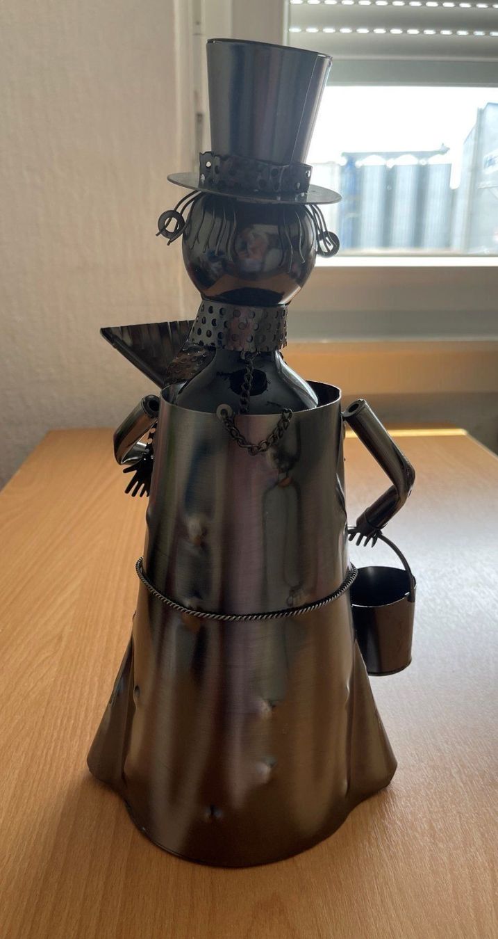 Tutte le decorazioni: Metallschneemann mit Rotweinflasche – Nuovo e nell'imballaggio originale da Basel venduto da Seifehuesli 3