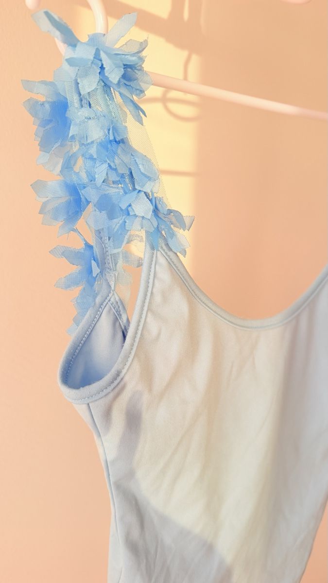 Badekleider & Bikinis: Badeanzug hellblau mit Blumenapplikation Grösse M neu – Neu (gemäss Beschreibung) aus Jonen von BMWE369 2