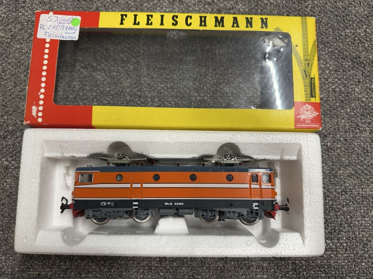 Fleischmann Modelleisenbahnen: Elektrolokomotive RC 21091 Fleischmann  – Gebraucht aus Berikon von TopLok
