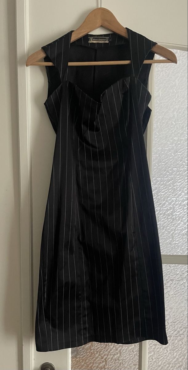 Vestiti: Kleid Midi Rinascimento – Usato da Basel venduto da Mimolinatag