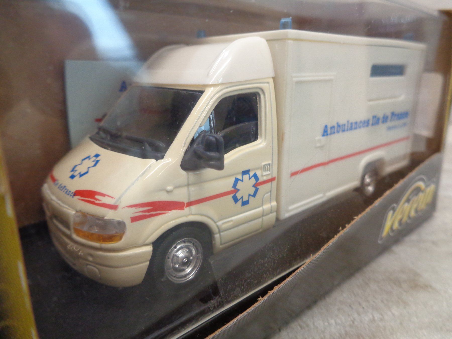 Renault Modellini d'auto: Verem 1:43 Renault Master Ambulance – Nuovo e nell'imballaggio originale da Reconvilier venduto da rallycar 3