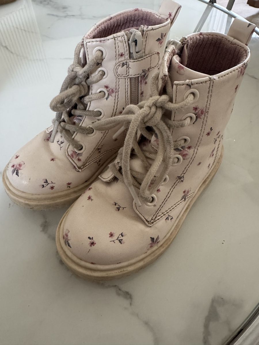 Next Scarpe per ragazze: Mädchen Kinder-Stiefel Gr. 7,5 Next / Blumen-Muster – Usato da Belp venduto da Secondhand11 1