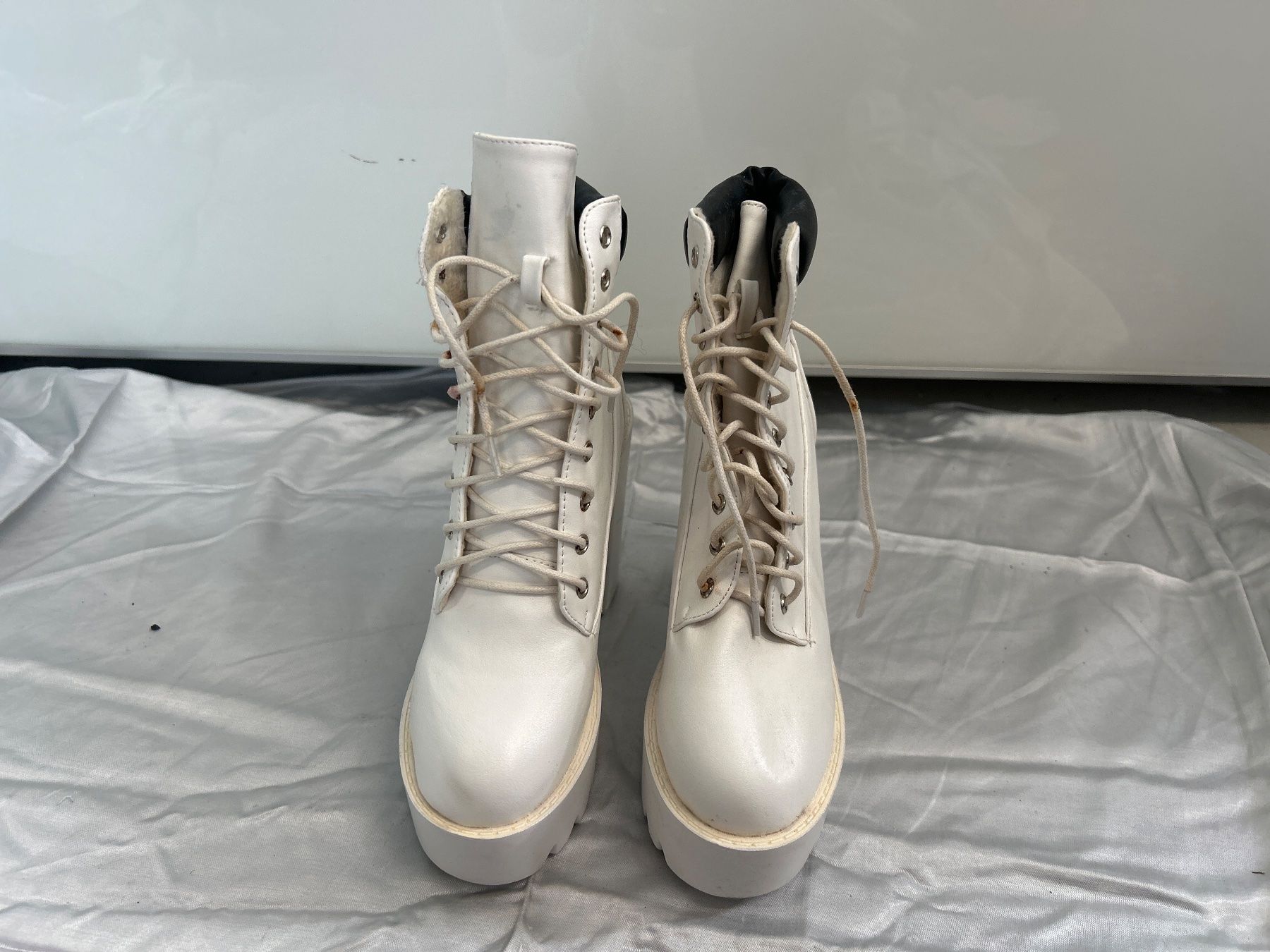 Chaussures femmes: Plateau Stiefelette cremefarben Gr 36 – D'occasion à Regensdorf par Spyke55 1