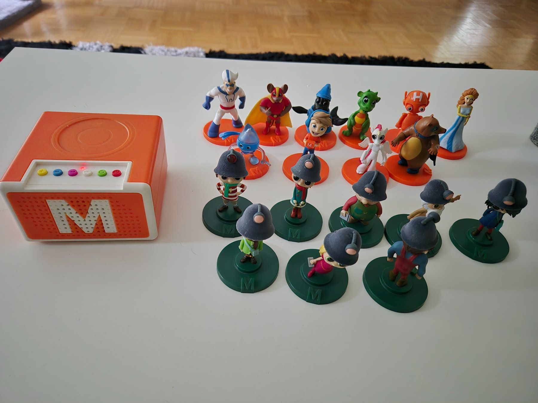 Audiolibri: Migros Storybox mit 18 Figuren – Usato da Emmenbrücke venduto da snowflake1983