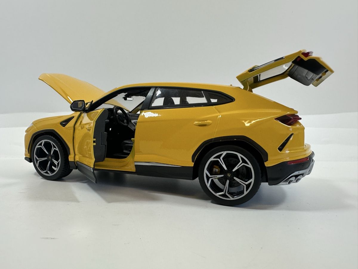 Bburago Modellini d'auto: Lamborghini Urus 1:18, gelb, BBURAGO  – Nuovo (secondo la descrizione) da Zofingen venduto da rf9_x2xt 7