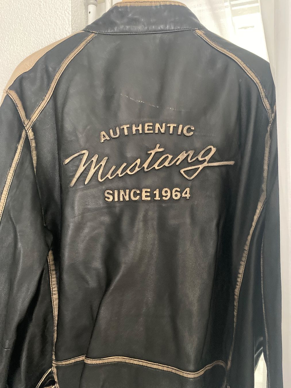 Giacche: Ford Mustang Lederjacke – Usato da Niederuzwil venduto da Andrzej.01 2