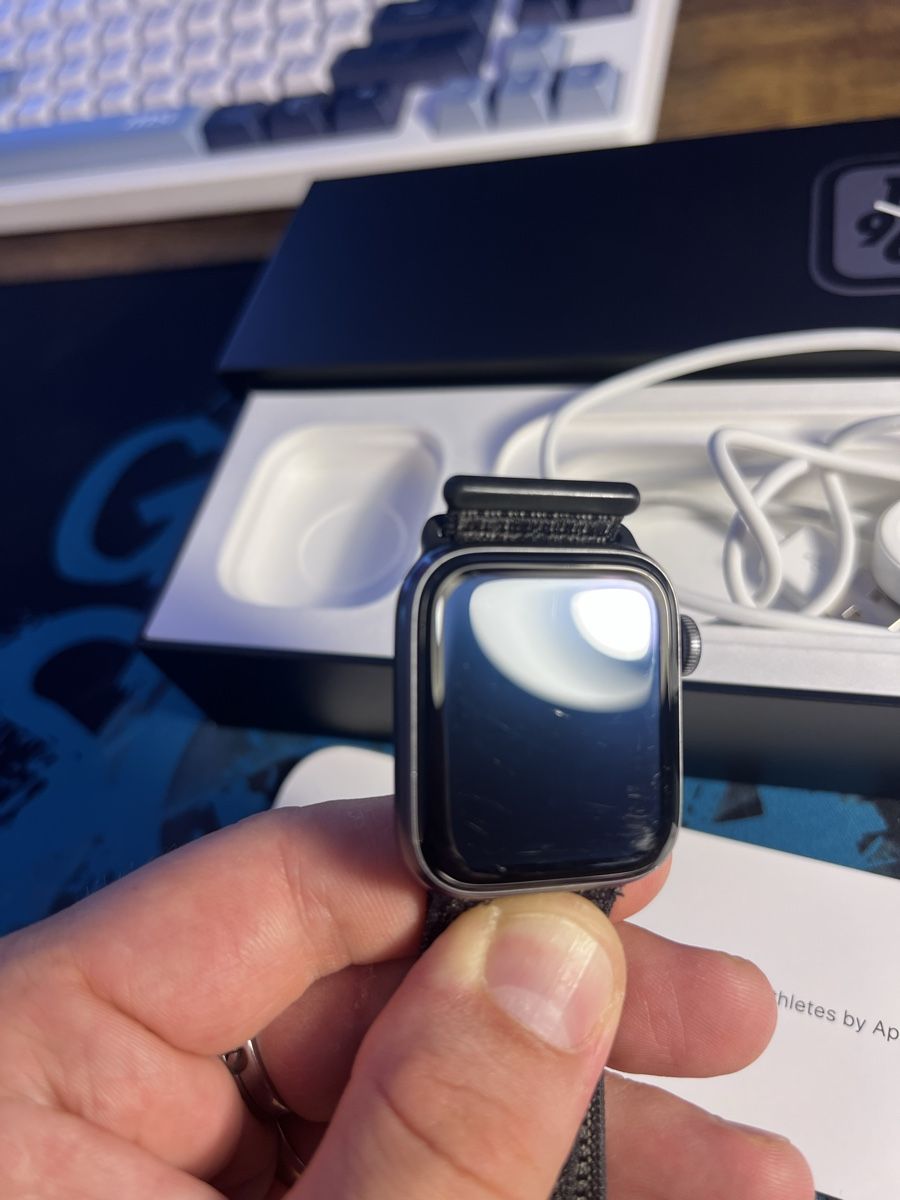 Apple Smartwatch: Apple Watch SE 40mm LTE – Gebraucht aus Wädenswil von dai_2bcv 1