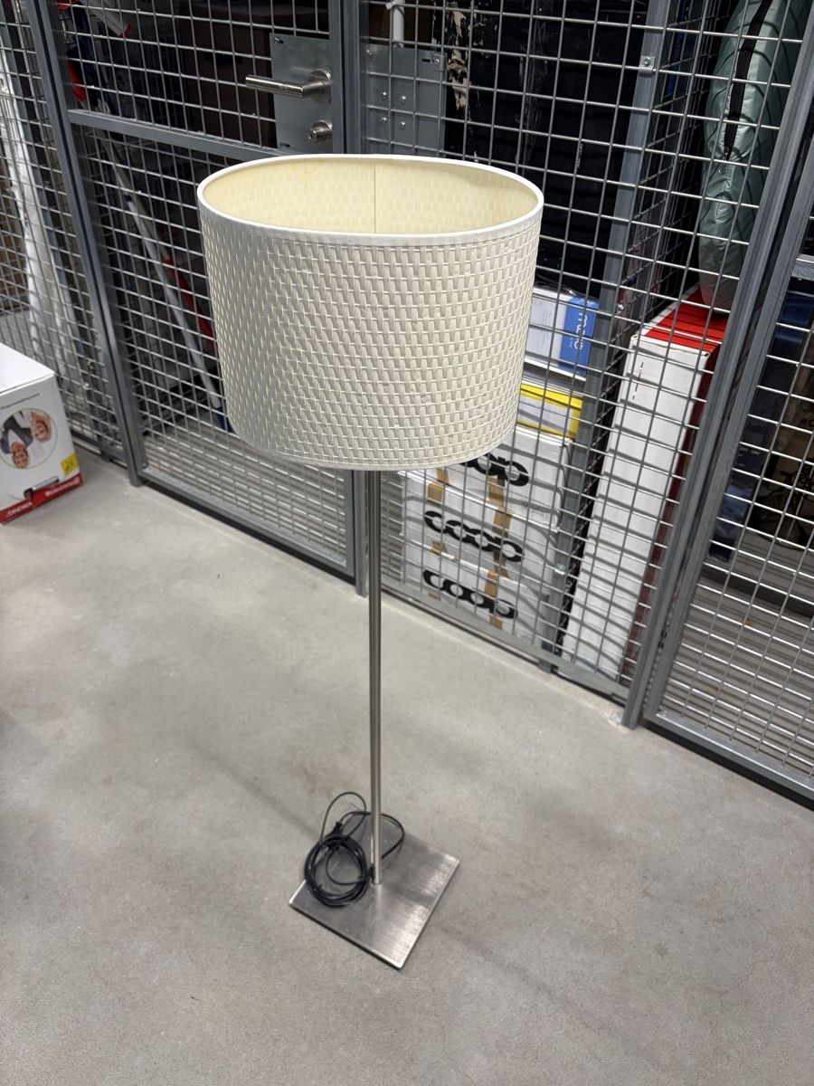 Ikea Lampen: Stehlampe mit Lampenschirm – Gebraucht aus Glattpark(Opfikon) von NadjaRr