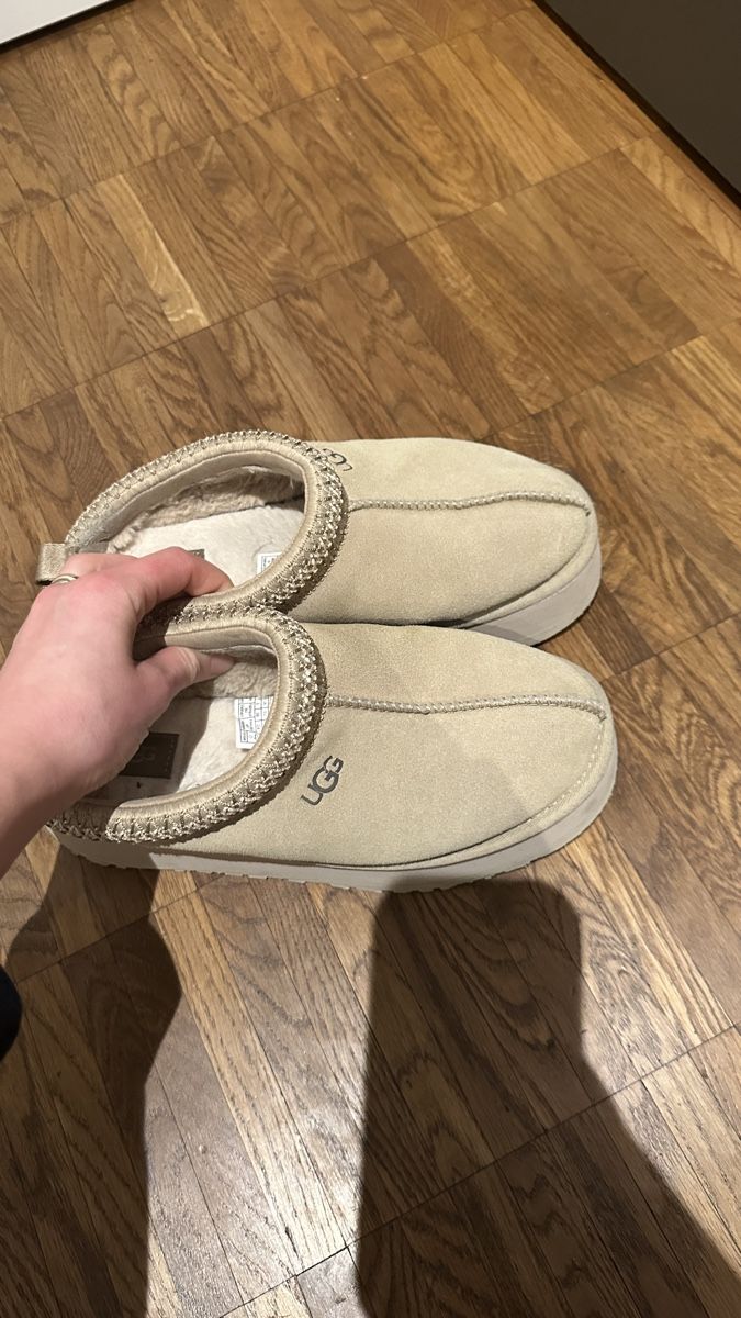 Ugg Scarpe da donna: UGG Tazz II, Beige, gr. 38 – Usato da Romanshorn venduto da tin_k9vg 5