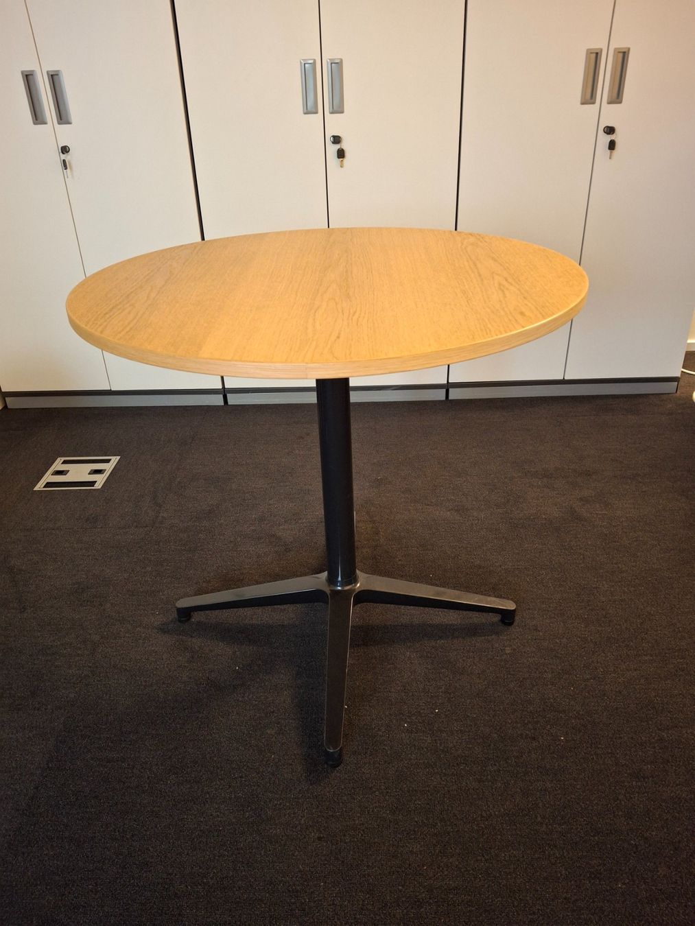 Vitra Tische: Tisch – Gebraucht aus Pfäffikon SZ von adm_mkv7