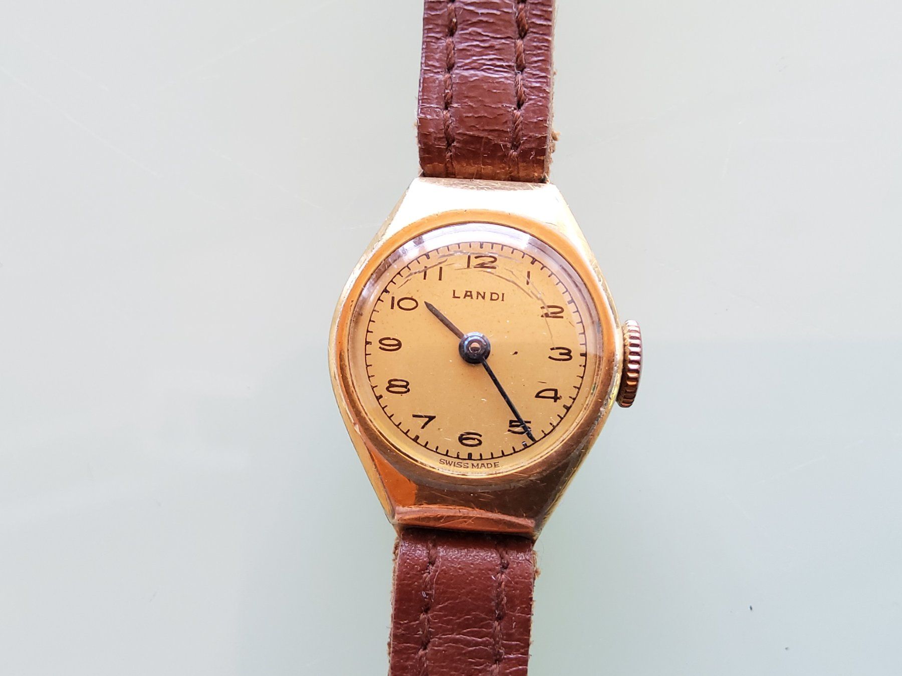 Montres: Petite montre bracelet mécanique  – Défectueux à Malleray par Broc-Mo 3