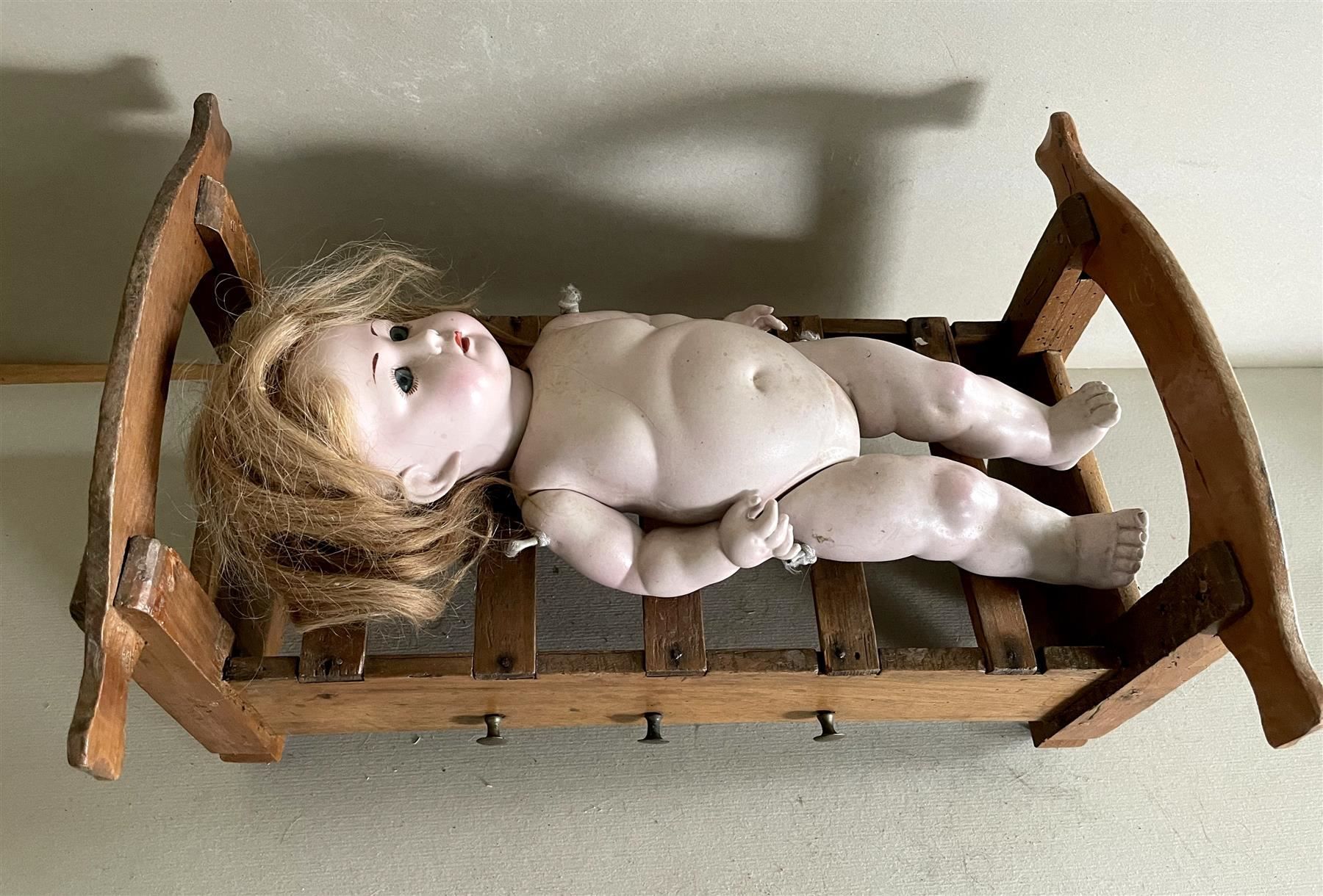 Bambole: Alte Puppe & Bett - Ancienne poupée & lit – Usato da Savagnier venduto da Ne2065 8