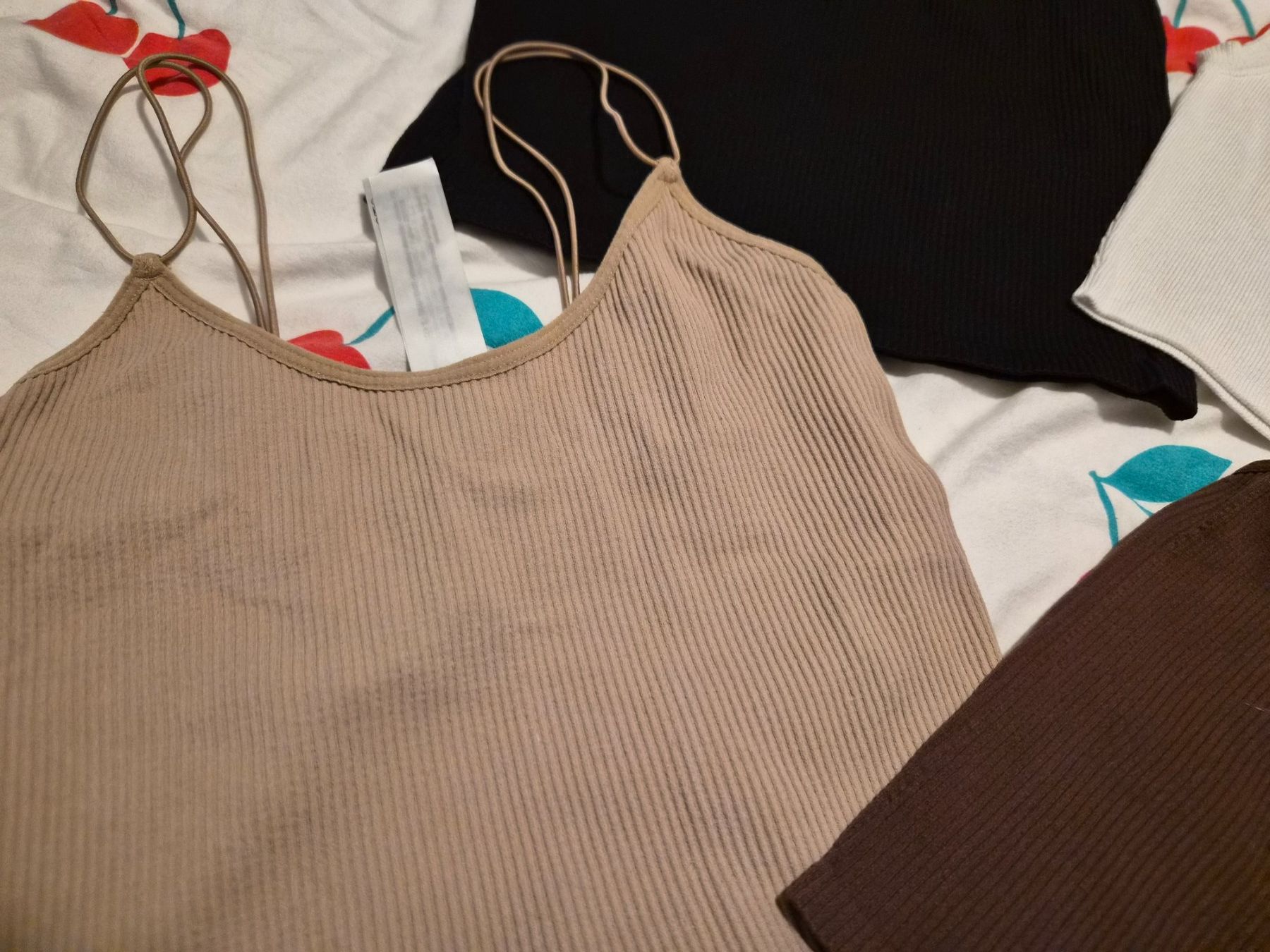 Top: Zara top 5 stück gr S – Nuovo (secondo la descrizione) da Dietikon venduto da Eleda 2