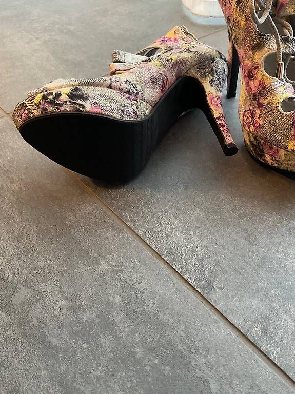Damenschuhe: Glitzer Heels Neu – Gebraucht aus Erlinsbach SO von Adica 2