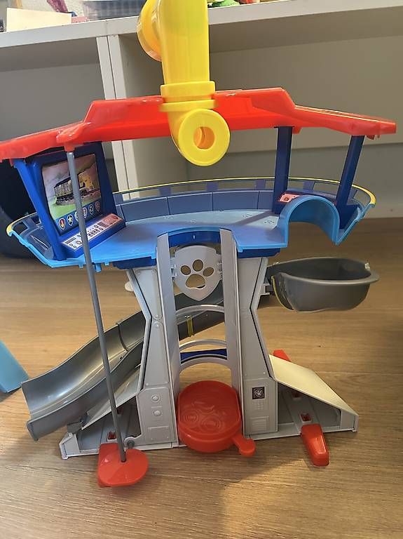 Giocattoli: Paw Patrol Tower – Usato da Schindellegi venduto da Cschuetz 1