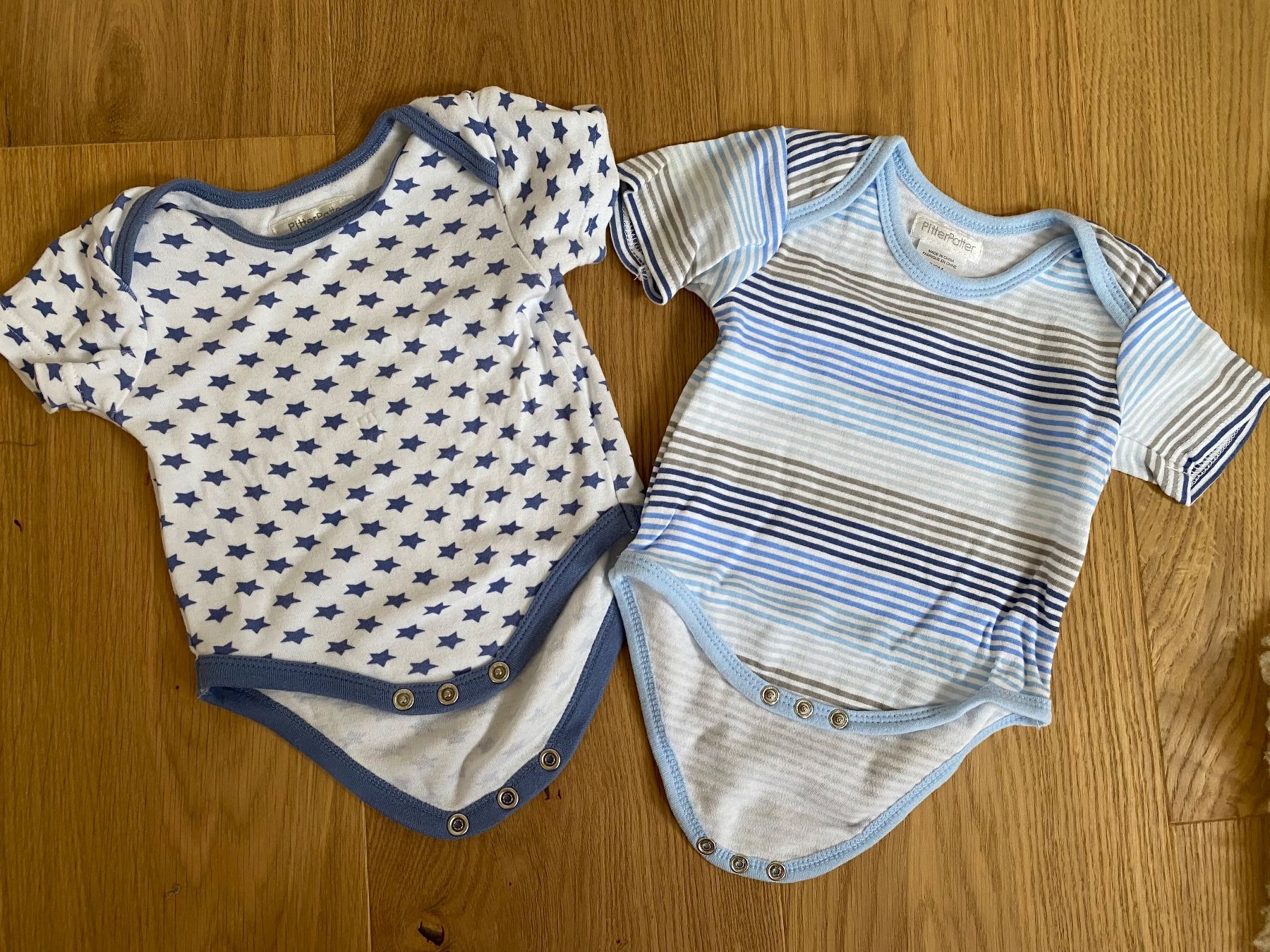 Biancheria intima: SET: Pitter Patter 2x Bodys 3-6M – Usato da Trachslau venduto da M_Schmid81