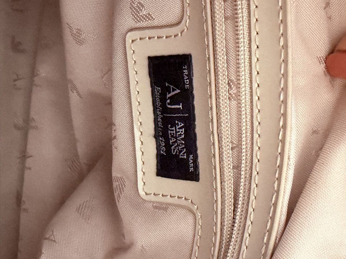 Armani Taschen für Damen: Armani Jeans Lacktasche Beige  – Gebraucht aus Galgenen von camoli65 3