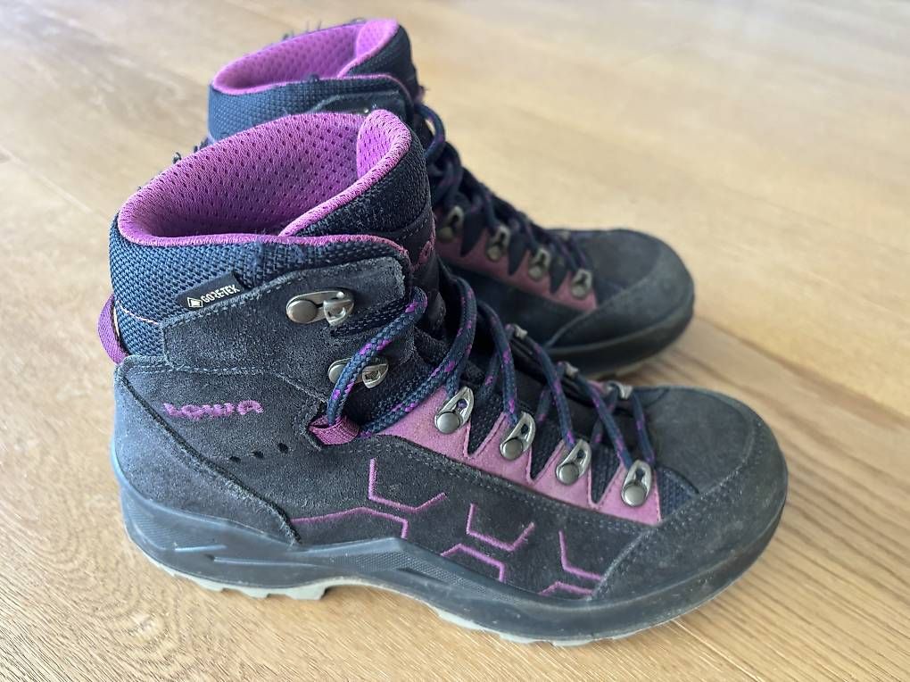 Scarpe per ragazze: Lowa Wanderschuhe, Gr. 36, gut erhalten – Usato da Pfäffikon ZH venduto da dividis