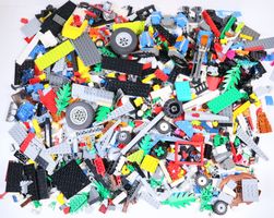 1.5 kg. Legoteile mit Minifiguren