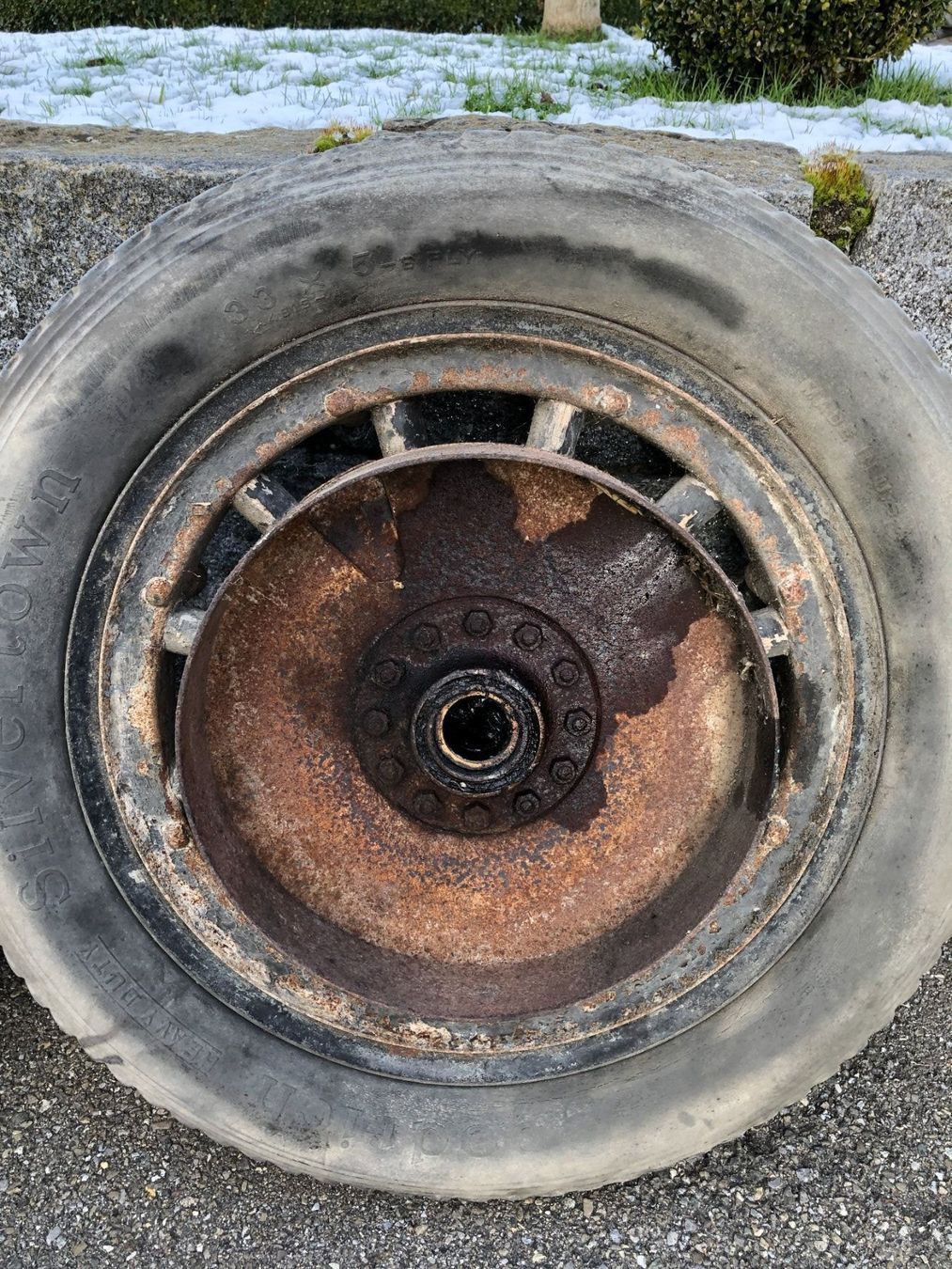 Cadillac Pneus & Kompletträder: Alte Cadillac Holzspeichen-Räder – Gebraucht aus Beinwil (Freiamt) von Zedel1923 7