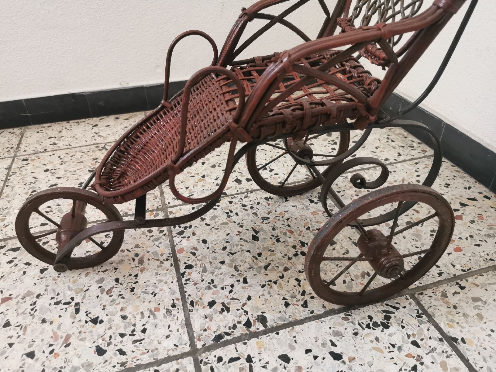 Puppenwagen: Antiken Korbpuppenwagen um1900 – Gebraucht aus Mellingen von fra_g7y8 4