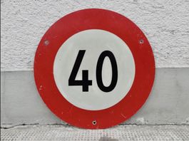 ALTES VERKEHRSSCHILD 40 LIMIT