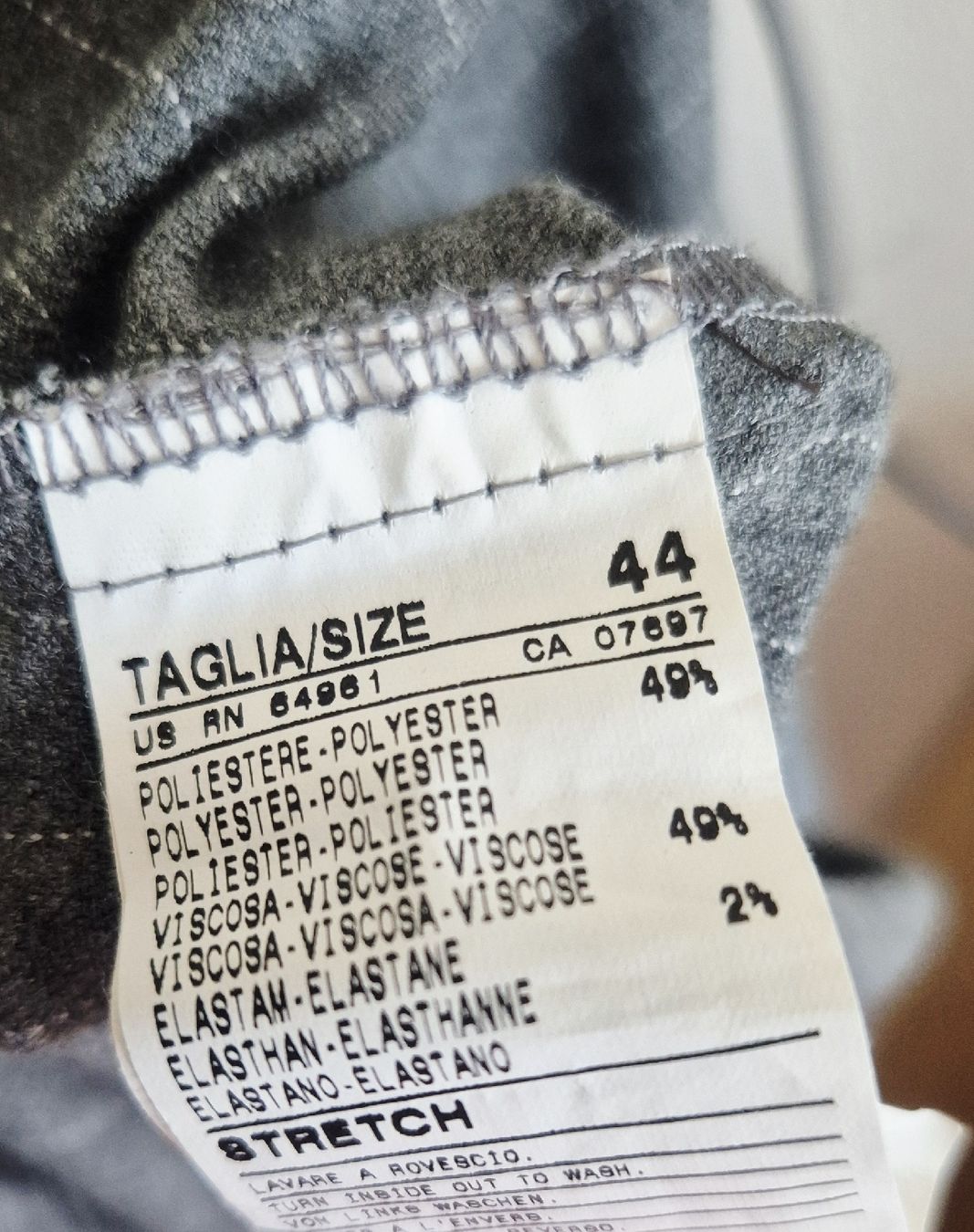 Benetton Hosen: Pantalon BENETTON rayé gris élégant - Taille 44 – Neu (gemäss Beschreibung) aus Le Locle von Arya4 6