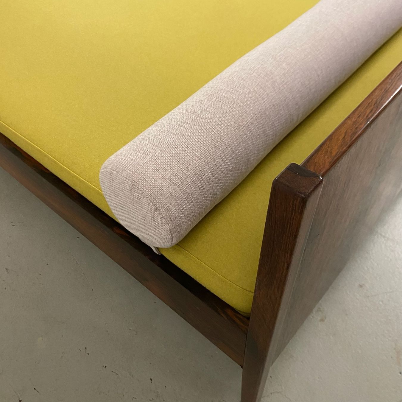 Sofas: Danish Palisander Daybed Bett 1960s restauriert – Gebraucht aus Basel von MidMod20C 4
