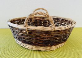 Korb, zwei Henkel, zweifarbig, geflochtener Weidenkorb 37x12