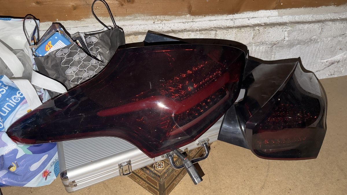 Ford Tutti pezzi di ricambio auto: Rückleuchten – Usato da Winterthur venduto da cDE97 2