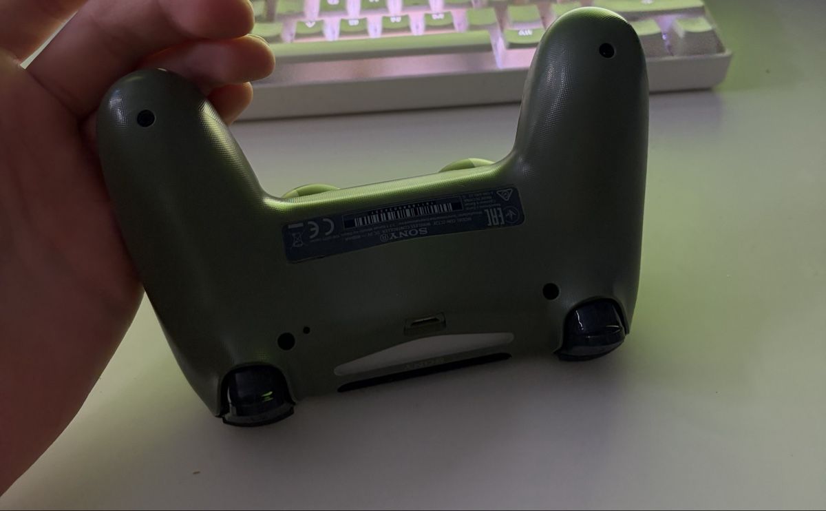 Sony Manettes: Ps4 Controller Camouflage – D'occasion à Niederurnen par mat_22hd 2